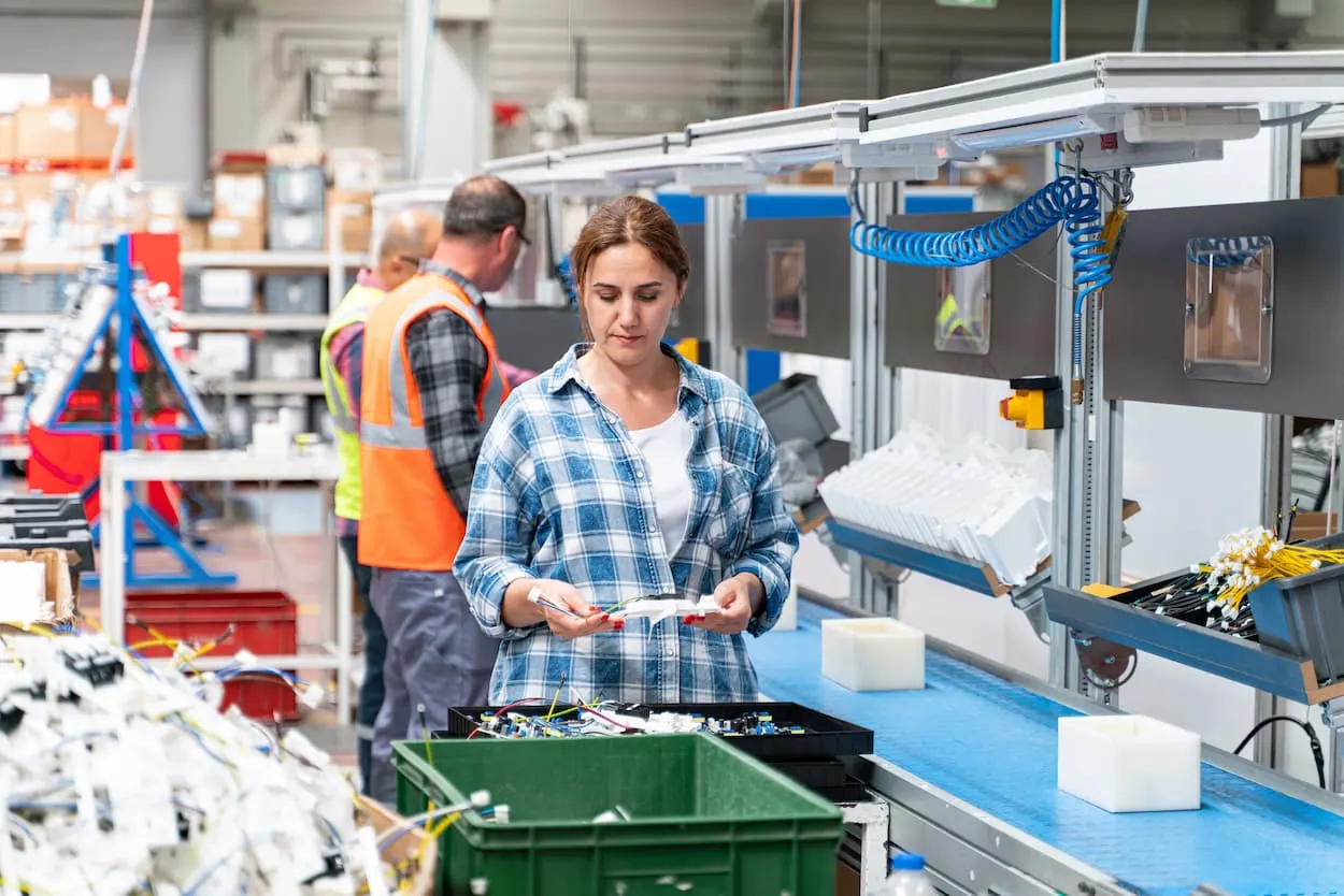 Manufacturing assembly