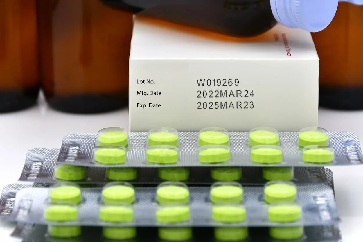 Tracking pharma lots sage 300